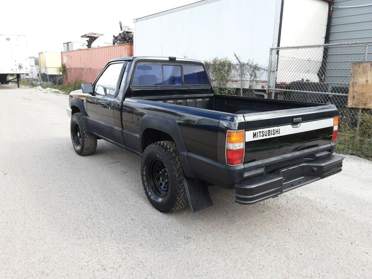 1988 Mitsubishi Mighty Max SPX 4X4 MANUAL 5 SPEED 4 CYLINDER 4WD PICKUP TRUCK - photo 8
