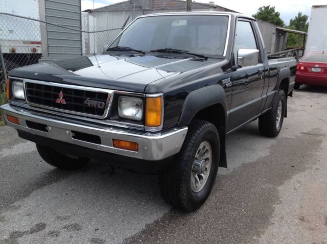 1988 Mitsubishi L200 MIGHTY MAX SPX 4X4 5 SPEED 4 CYLINDERS