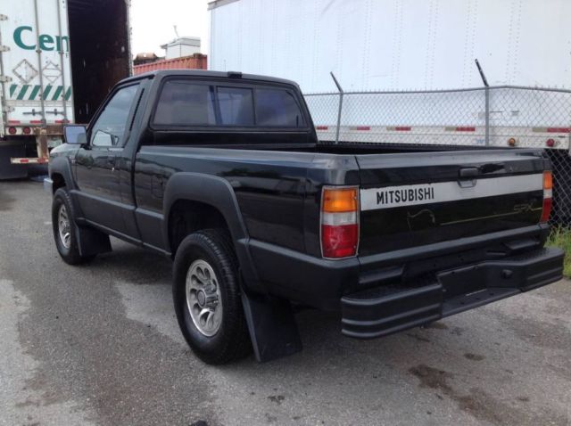 1988 Mitsubishi L200 MIGHTY MAX SPX 4X4 5 SPEED 4 CYLINDERS - photo 12