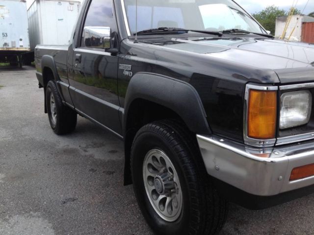 1988 Mitsubishi L200 MIGHTY MAX SPX 4X4 5 SPEED 4 CYLINDERS - photo 4