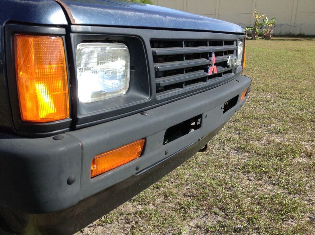 1988 Mitsubishi Mighty Max 4WD 5 SPEED MANUAL 4X4 4 CYLINDERS - photo 9