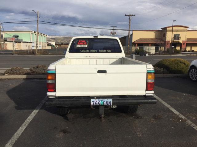 1988 Mitsubishi Mighty Max Base Standard Cab Pickup 2-Door - photo 3