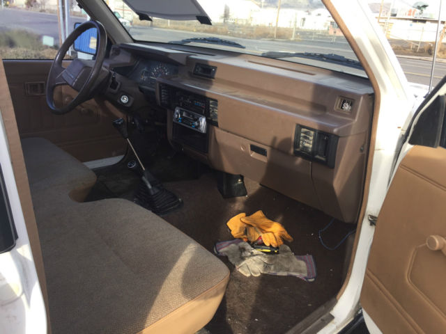 1988 Mitsubishi Mighty Max Base Standard Cab Pickup 2-Door - photo 7