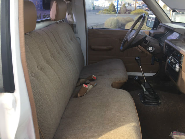 1988 Mitsubishi Mighty Max Base Standard Cab Pickup 2-Door - photo 8