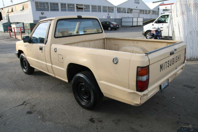 1988 Mitsubishi Mighty Max - photo 3