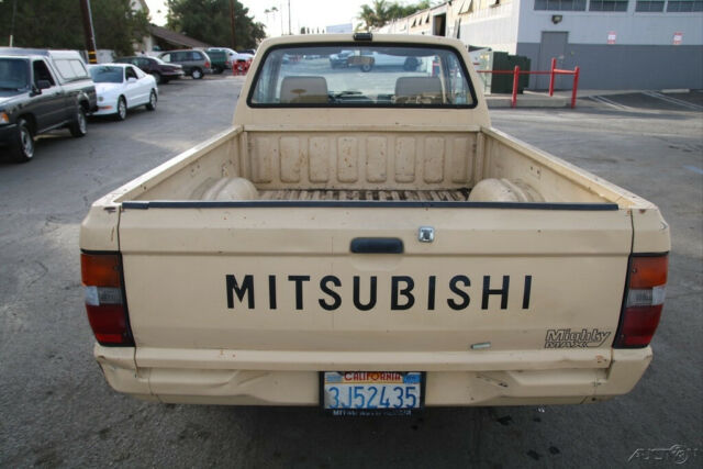 1988 Mitsubishi Mighty Max - photo 4