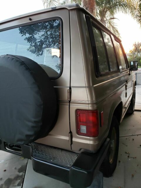 1988 Mitsubishi Montero - photo 4