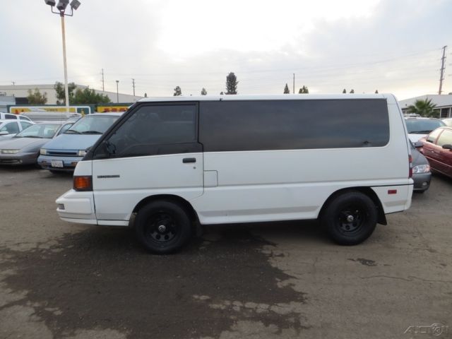 1988 Mitsubishi Other Base Standard Passenger Van 3-Door - photo 2