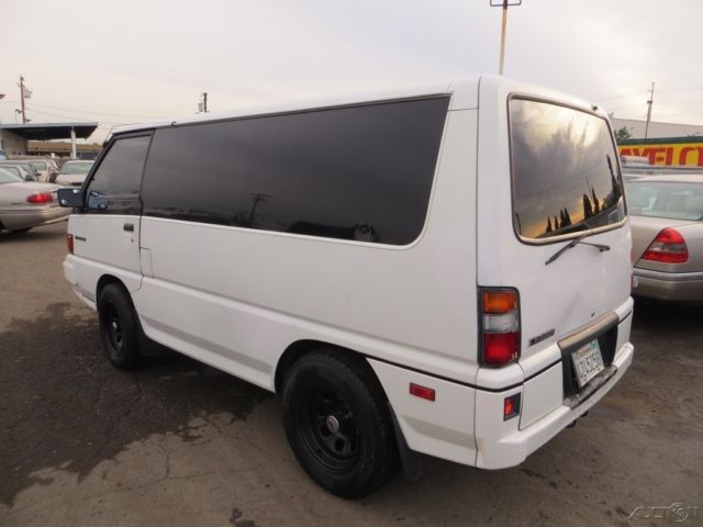 1988 Mitsubishi Other Base Standard Passenger Van 3-Door - photo 3
