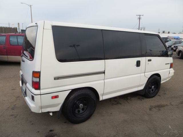 1988 Mitsubishi Other Base Standard Passenger Van 3-Door - photo 6