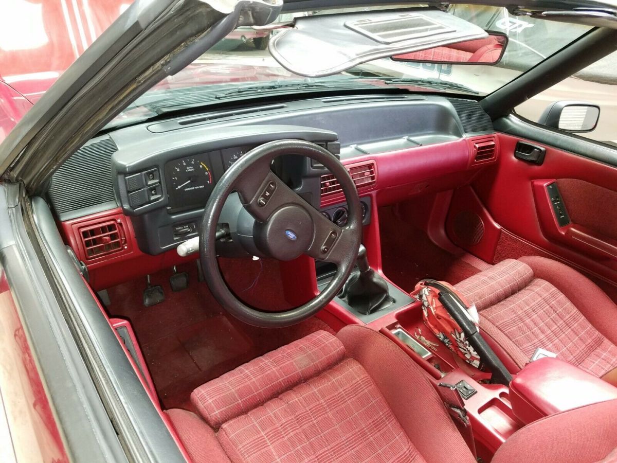 1988 Ford Mustang - photo 2
