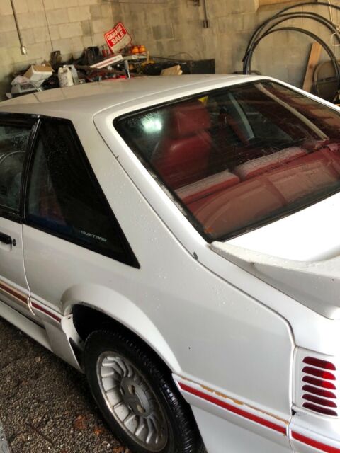1988 Ford Mustang GT 5.0 - photo 3