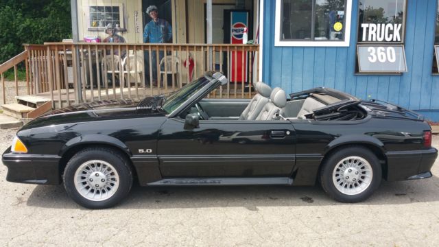 1988 Ford Mustang GT - photo 2
