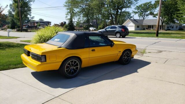 1988 Ford Mustang LX - photo 2