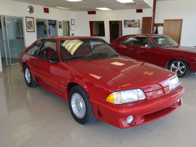 1988 Ford Mustang GT - photo 2