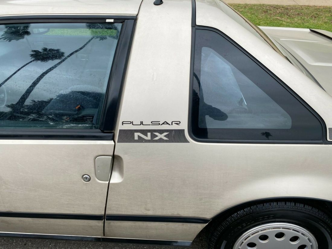 1988 Nissan NX XE - photo 11