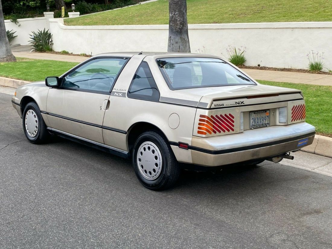 1988 Nissan NX XE - photo 4