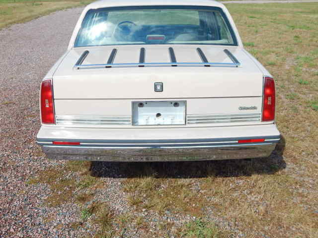 1988 Oldsmobile Ninety-Eight Regency Brougham - photo 5
