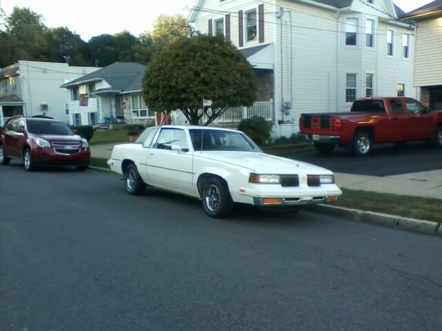 1988 Oldsmobile Cutlass Supreme Classic - photo 2