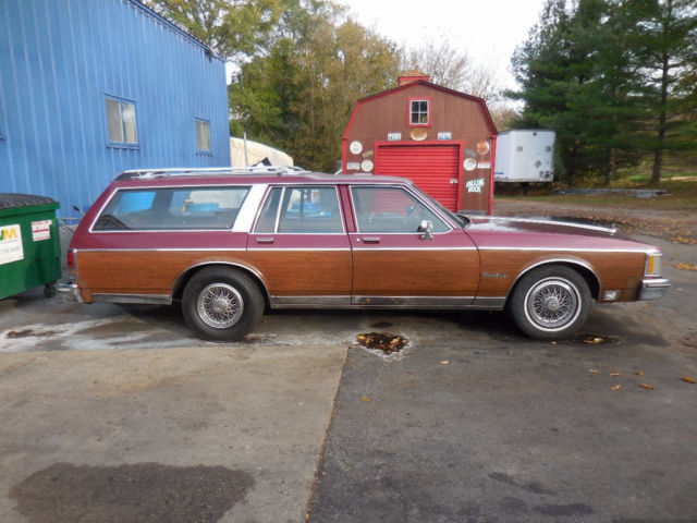 1988 Oldsmobile Custom Cruiser Base Wagon 4-Door - photo 4
