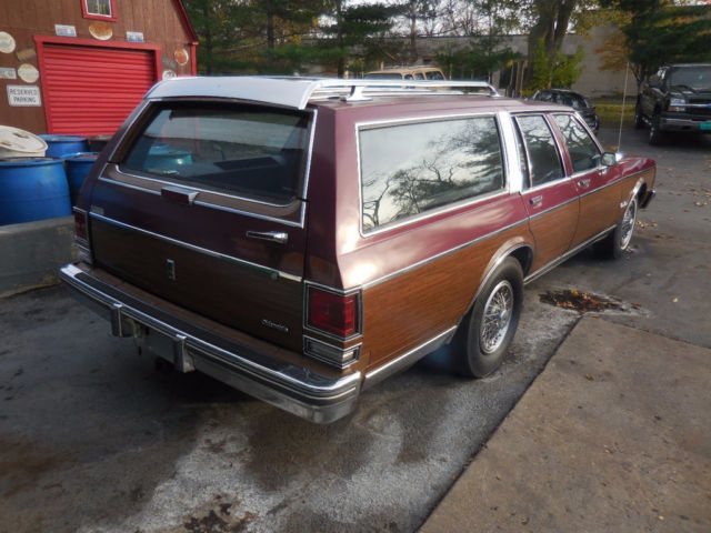 1988 Oldsmobile Custom Cruiser Base Wagon 4-Door - photo 5