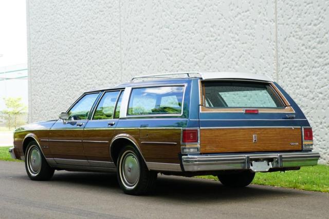 1988 Oldsmobile Custom Cruiser Station Wagon SUPER CLEAN DRIVES GREAT - photo 2