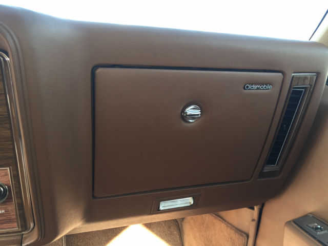 1988 Oldsmobile Custom Cruiser 3 seat - photo 12