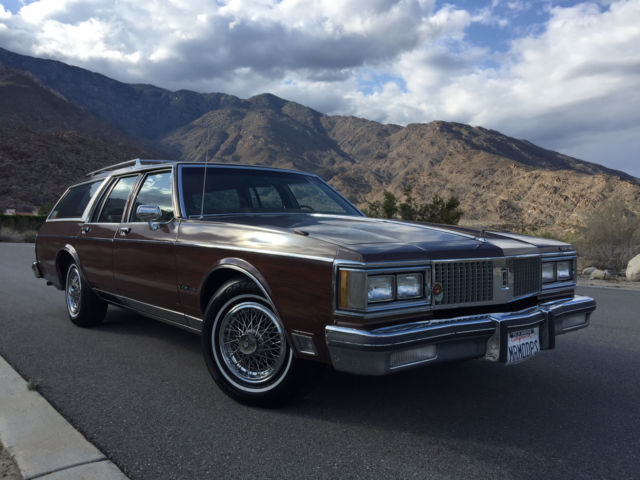1988 Oldsmobile Custom Cruiser 3 seat - photo 2