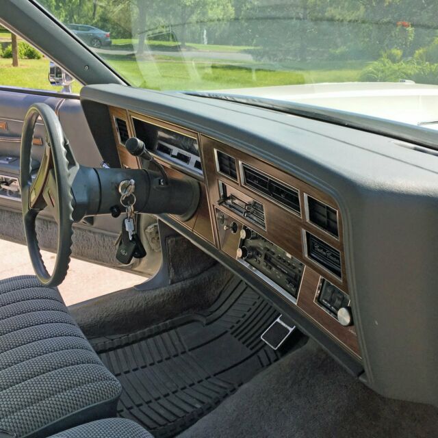 1988 Oldsmobile Custom Cruiser wagon - photo 12