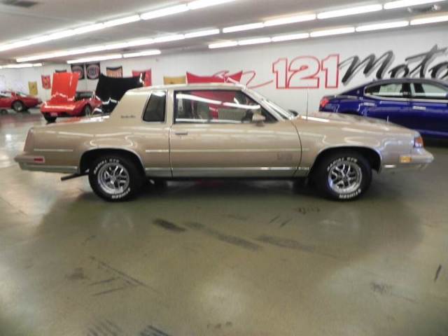 1988 Oldsmobile Cutlass Classic 2dr Coupe - photo 3