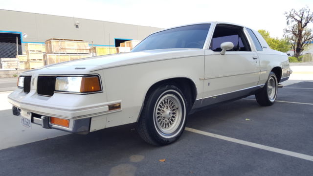 1988 OLDSMOBILE CUTLASS SUPREME ** NO RESERVE **SIMILAR TO 442 MONTE CARLO BUICK 1988 Oldsmobile Cutlass COUPE ** NO RESERVE **