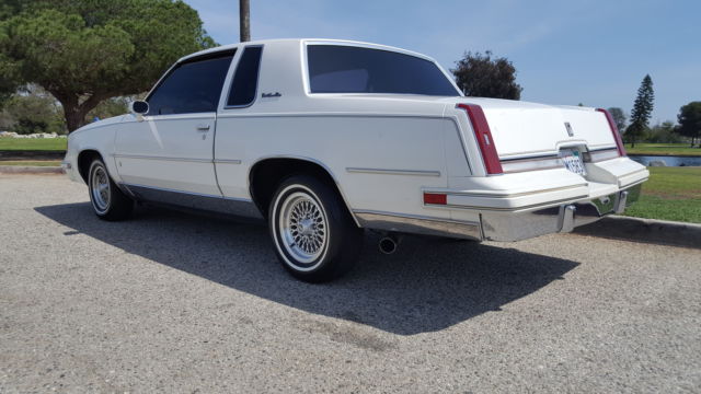1988 Oldsmobile Cutlass COUPE ** NO RESERVE ** - photo 4
