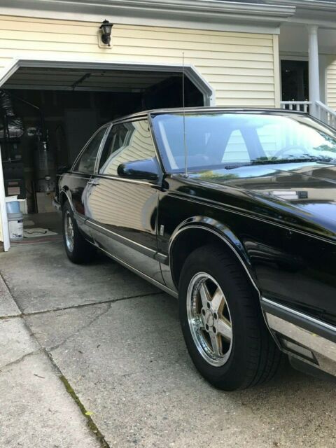 1988 Oldsmobile Eighty-Eight Royale Brougham - photo 2