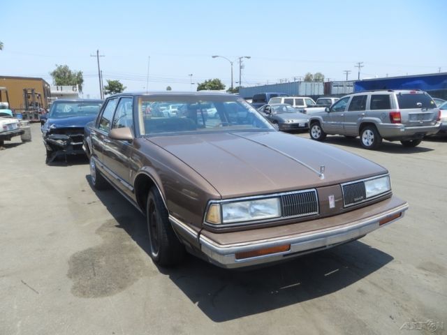 1988 Oldsmobile Eighty-Eight Brougham - photo 4