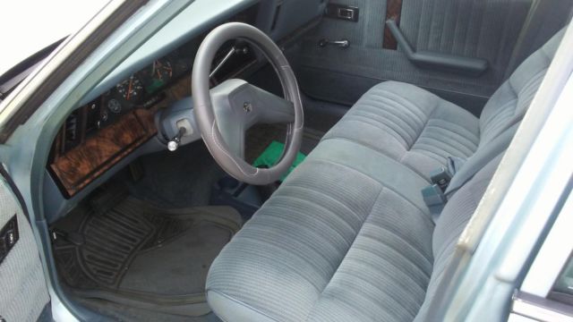 1988 Plymouth Reliant - photo 6