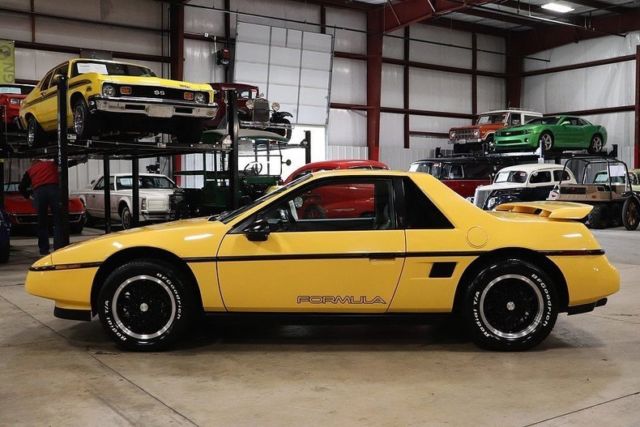 1988 Pontiac Fiero -- - photo 2