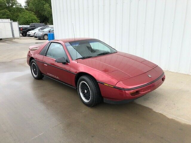 1988 Pontiac Fiero - photo 2