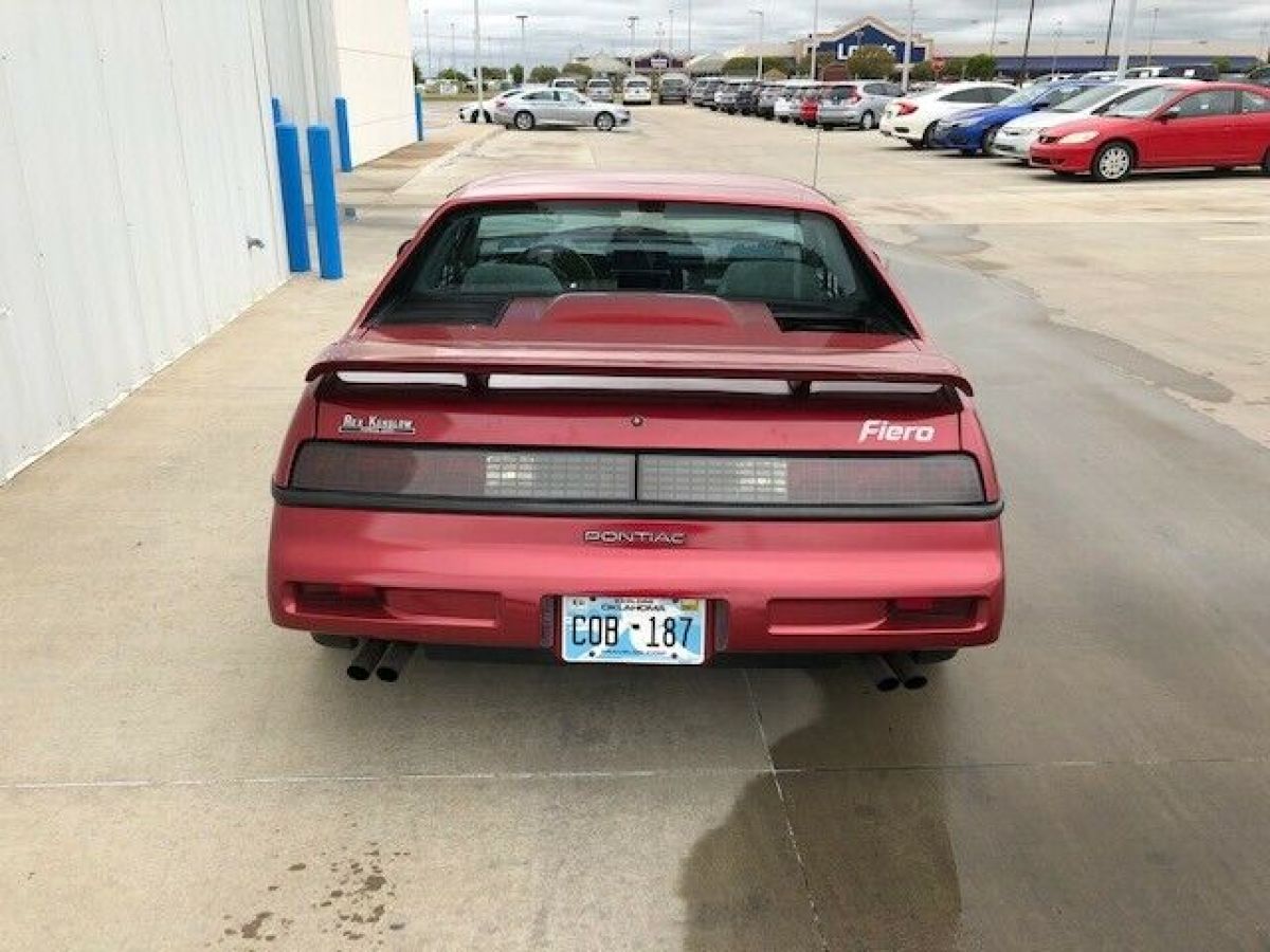 1988 Pontiac Fiero - photo 5
