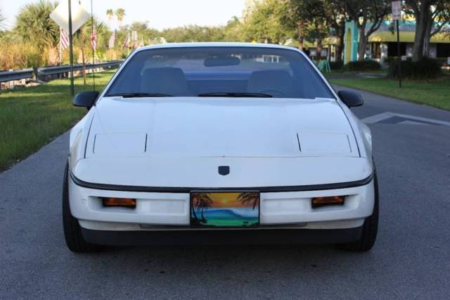 1988 Pontiac Fiero Base 2dr Coupe - photo 5