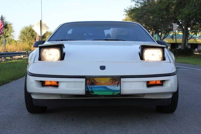 1988 Pontiac Fiero Base 2dr Coupe - photo 6