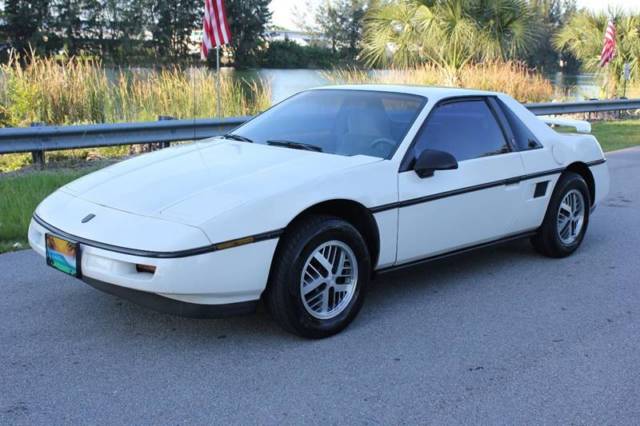 1988 Pontiac Fiero Base 2dr Coupe - photo 8