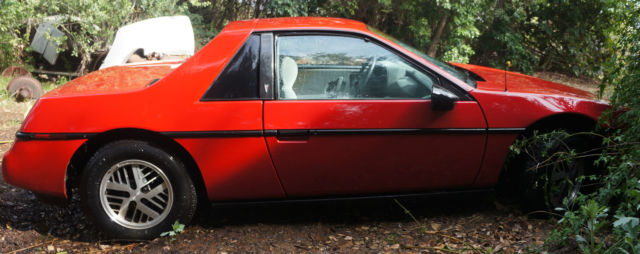 1988 Pontiac Fiero - photo 2