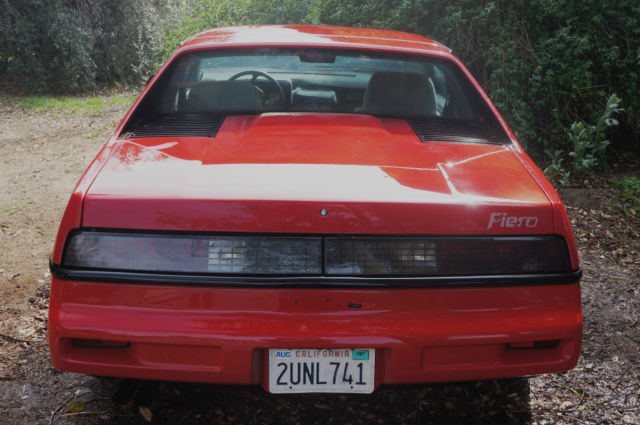 1988 Pontiac Fiero - photo 3