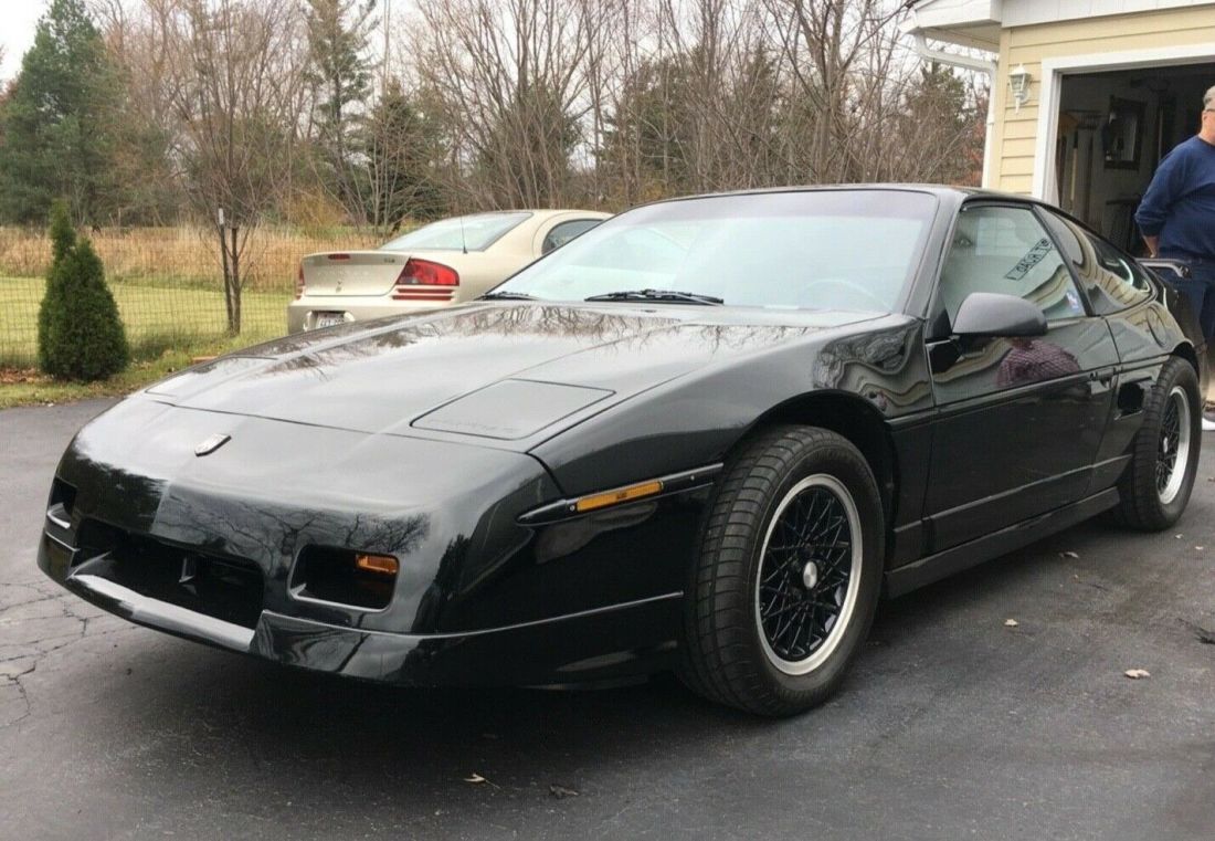 1988 Pontiac Fiero Coupe Black RWD Automatic GT 1988 Pontiac Fiero GT