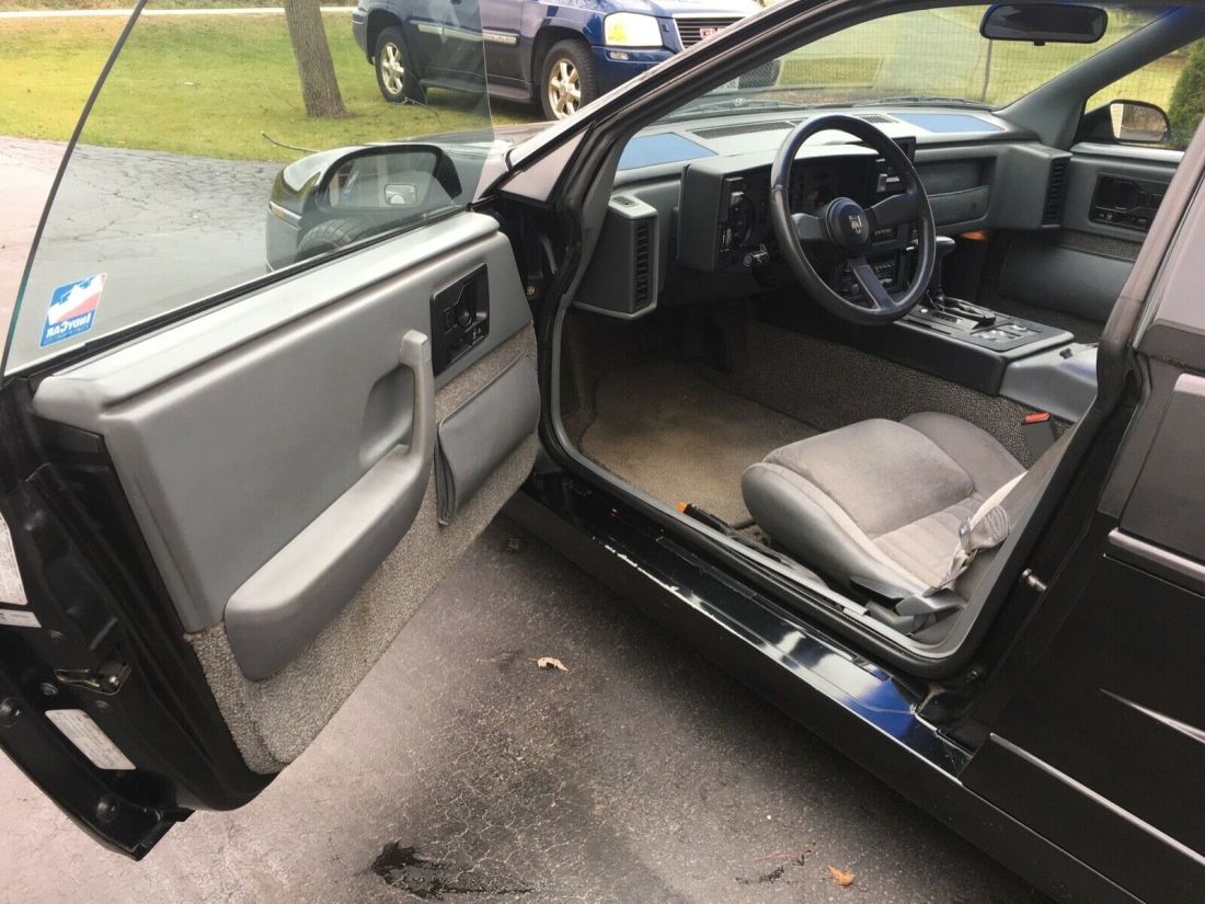 1988 Pontiac Fiero GT - photo 2