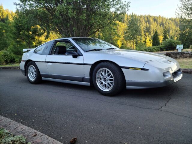 1988 Pontiac Fiero GT - photo 3