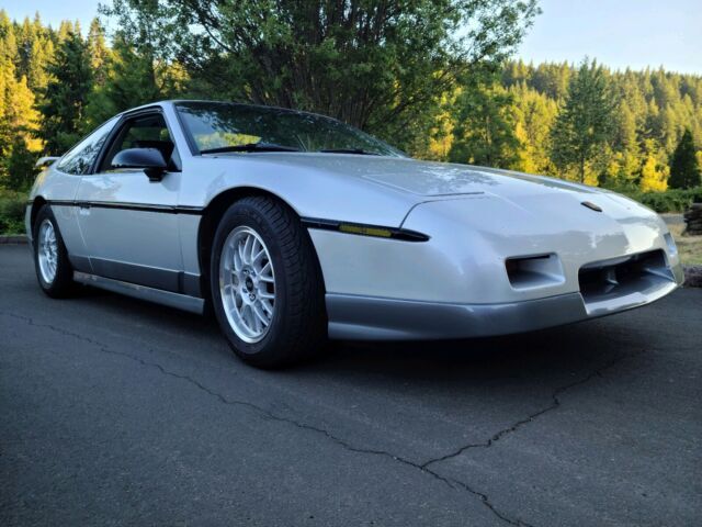 1988 Pontiac Fiero GT - photo 4