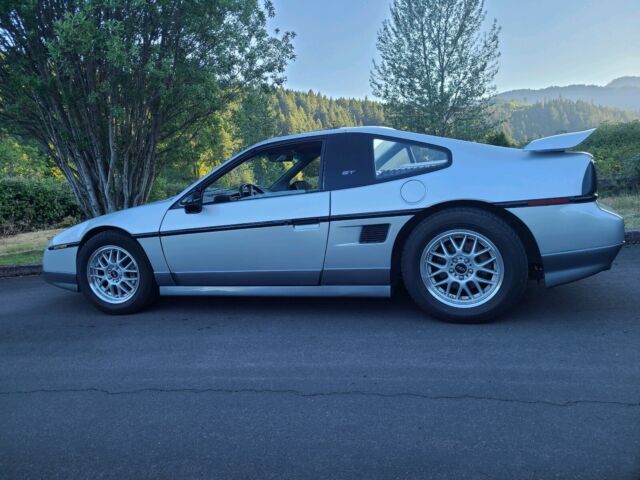 1988 Pontiac Fiero GT - photo 6