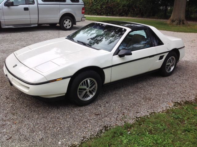 1988 Pontiac Fiero Coupe - photo 4