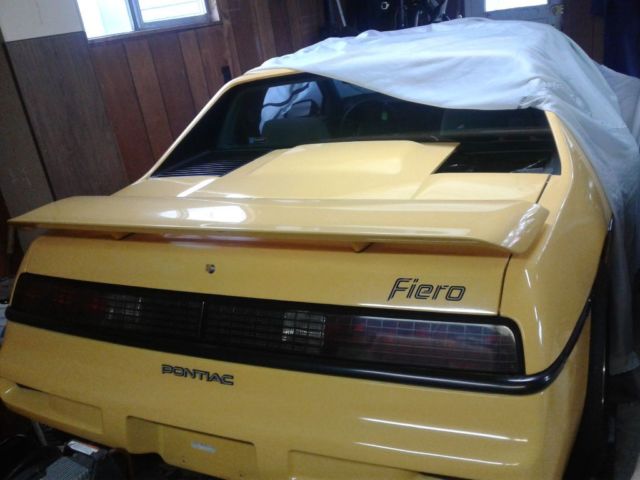 1988 Pontiac Fiero - photo 7